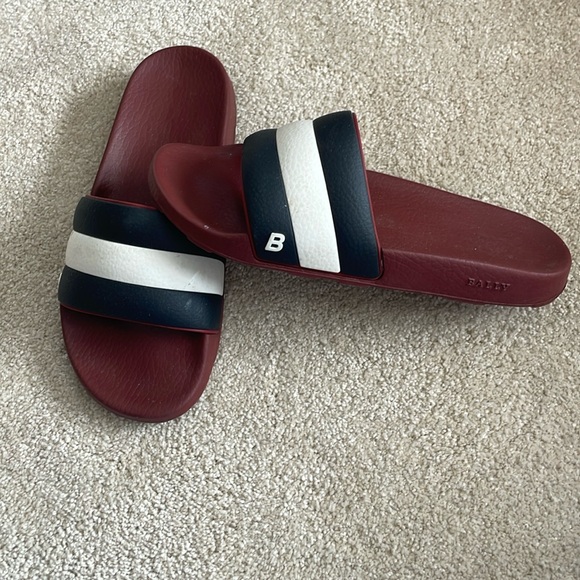 BALLY slides - Picture 1 of 4